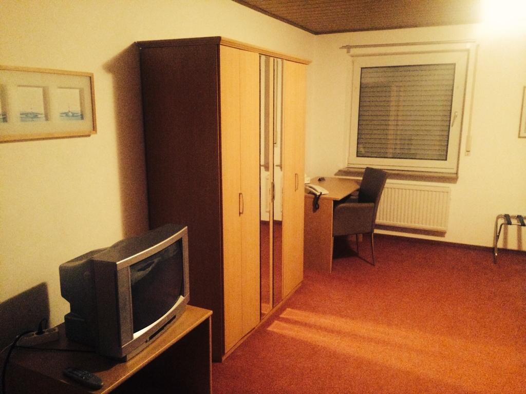Hotel Friesenhof Westoverledingen Room photo