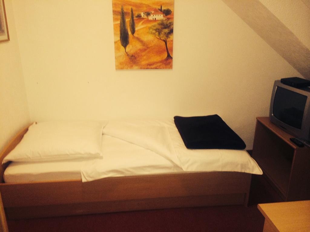 Hotel Friesenhof Westoverledingen Room photo