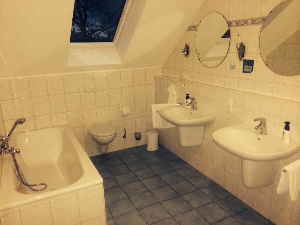 Hotel Friesenhof Westoverledingen Room photo